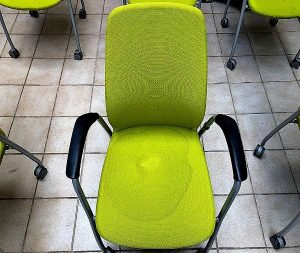 Limpieza profunda de sillas oficina Barcelona