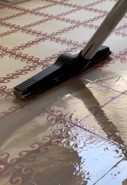 Limpieza de suelos hidráulicos - Logic Clean