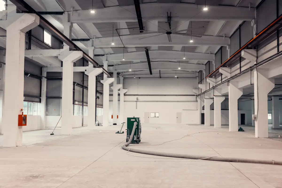 Servicios de limpieza de naves industriales en Barcelona, un artículo de Logic Clean